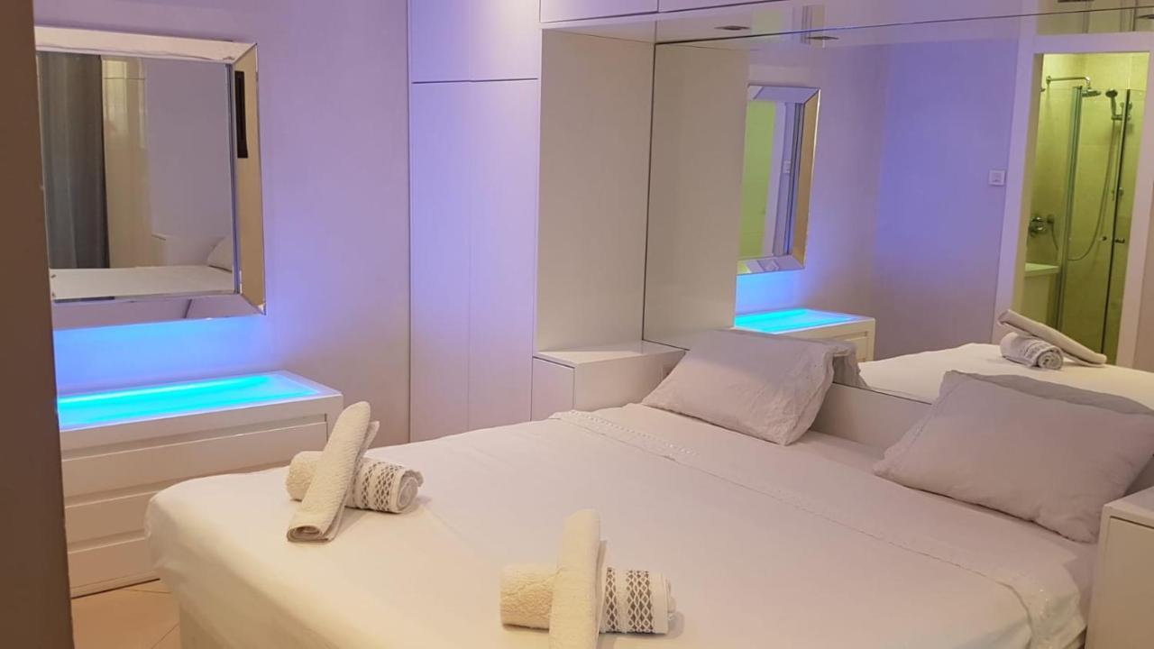 Royal Palmore Suites *